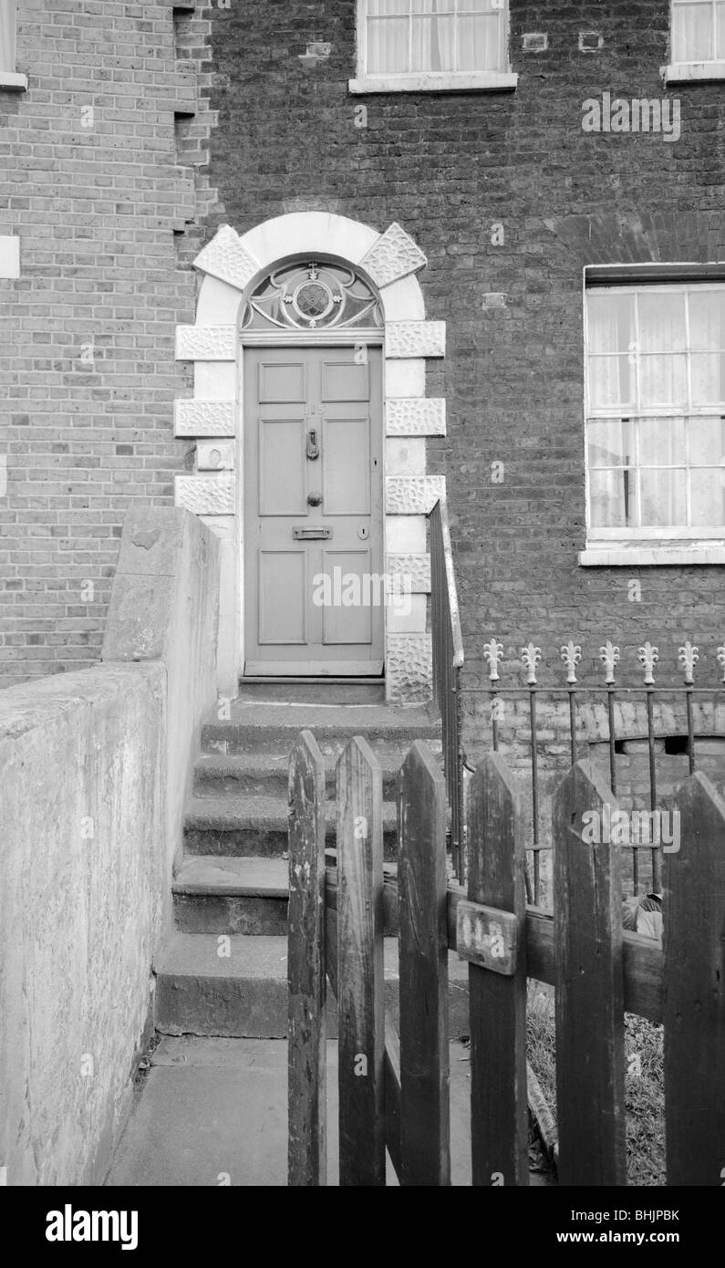 115 Kennington Lane, Lambeth, London, 1945. Künstler: Eric de Maré Stockfoto