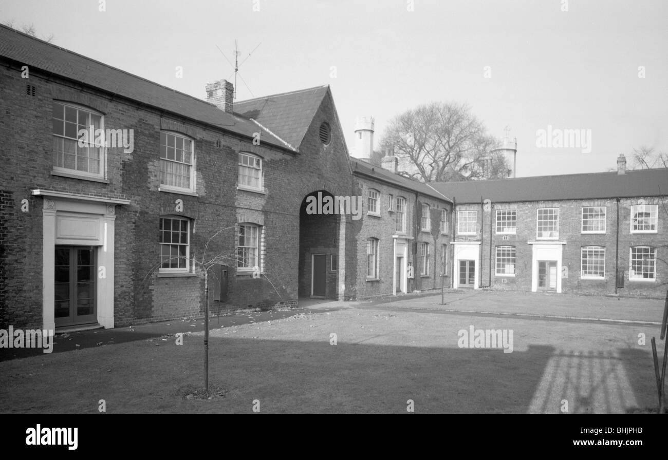 Eine ehemalige Stallhof oder Remise, Lambeth Road, Lambeth, London, c1945-1980. Künstler: Eric de Maré Stockfoto