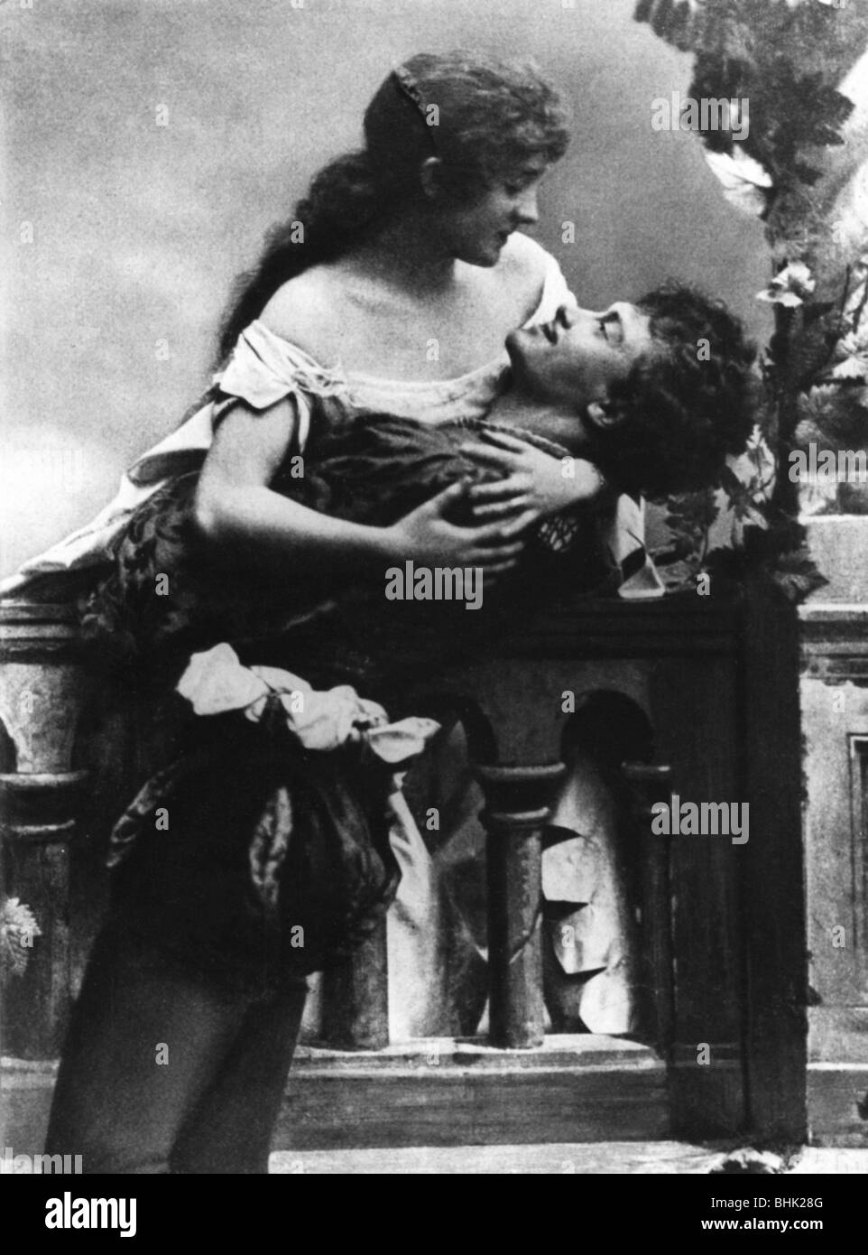 Kainz, Josef, 2.1.1858 - 20.9.1910, österreichischer Schauspieler, als Romeo in dem Stück 'Romeo und Julia' von William Shakespeare, mit Anna von Hochenburger als Juliet, ca. um das Jahr 1895, Stockfoto