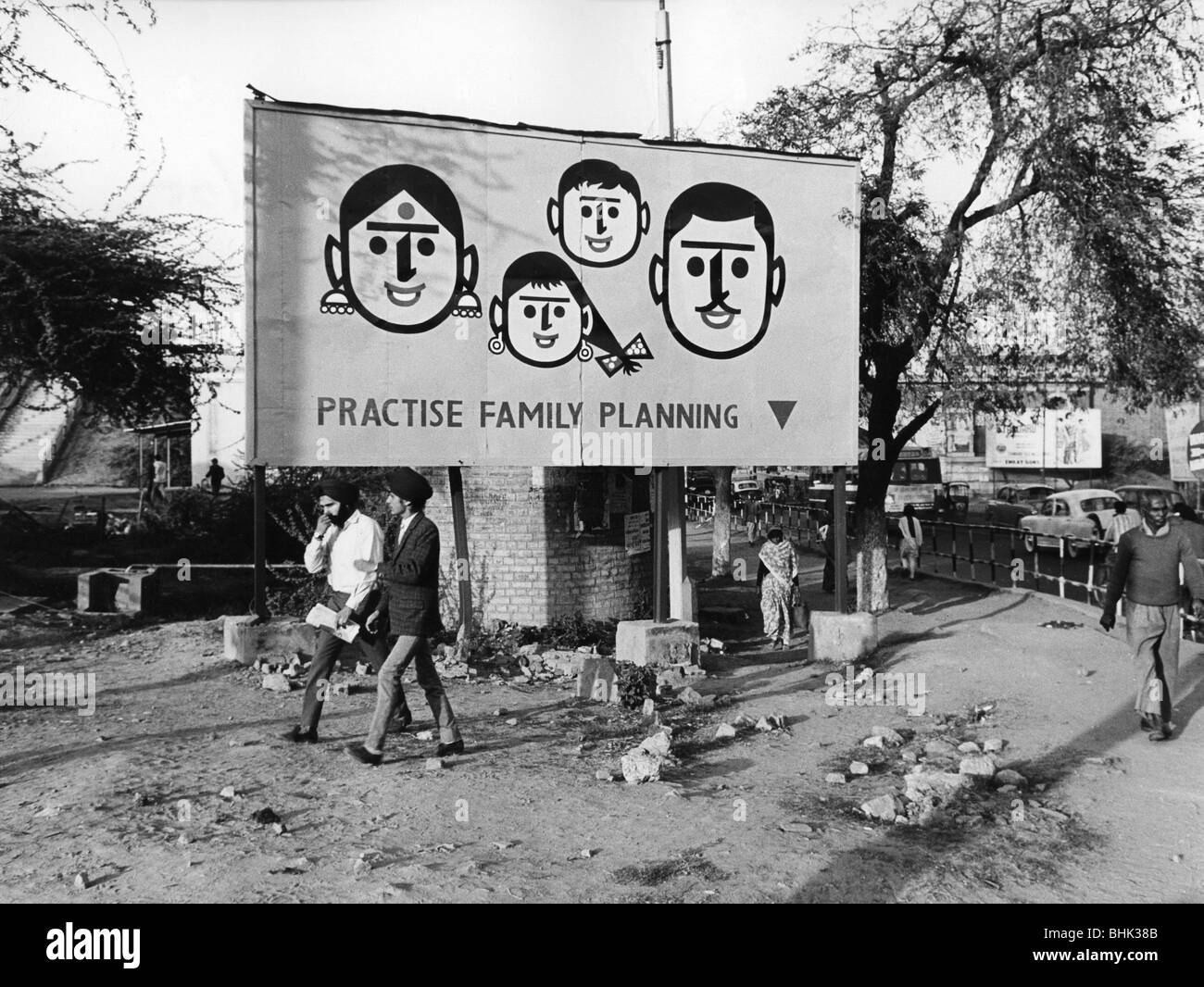 Geographie Reisen Indien Politik Propaganda Fur Die Bevolkerungskontrolle In Neu Delhi Ca 1960er Jahre Plakat Practice Family Planning Stockfotografie Alamy