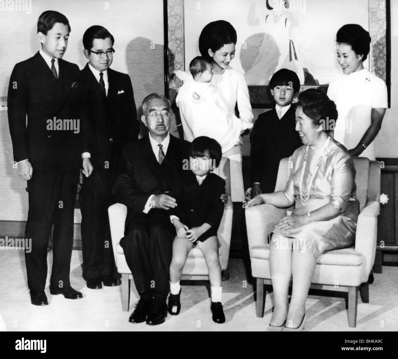 Hirohito, 29.4.1909 - 7.1.1989, Kaiser von Japan, Gruppenbild, mit seiner Familie, 1960er Jahre, Stockfoto