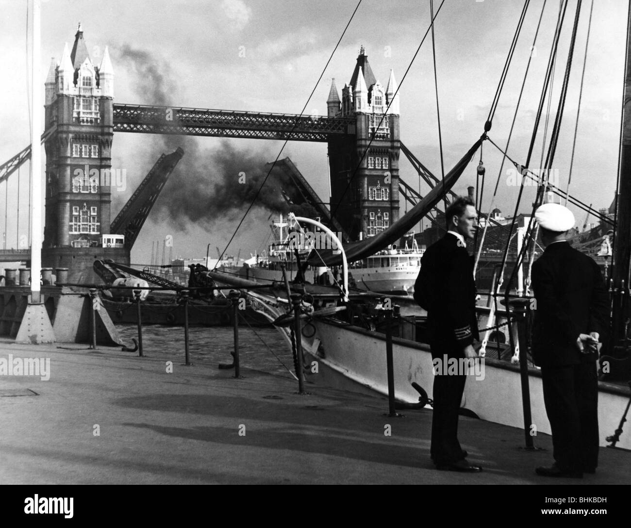 Geografie/Reisen, Großbritannien, London, Brücken, Tower Bridge, 1950er Jahre, Stockfoto