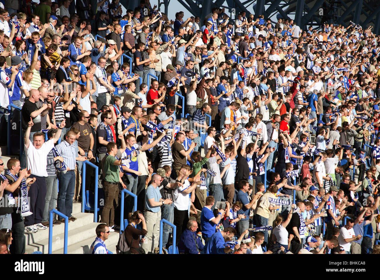 Gefüllte steht bei einem Heimspiel von Lech Poznan, Polen Stockfoto