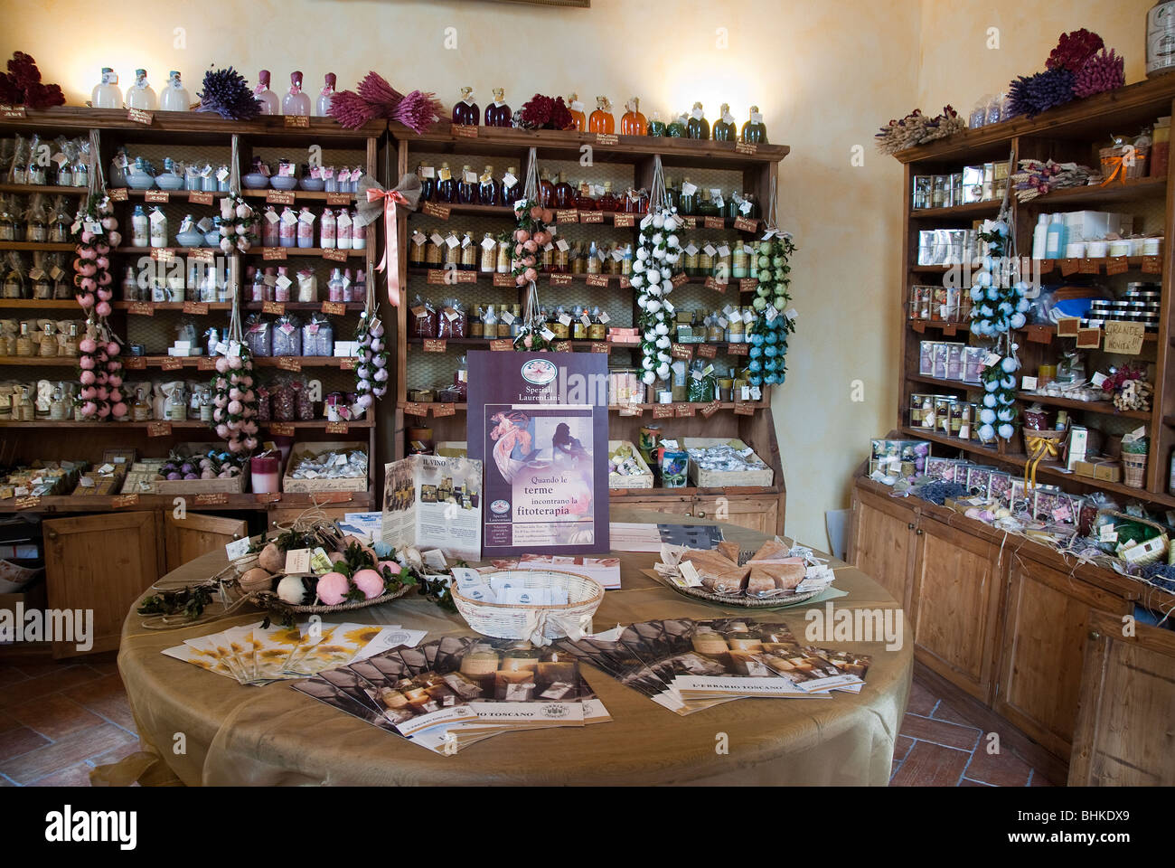 Souvenirladen in den Bädern im San Casciana Terme, in der Nähe von Pisa Stockfoto