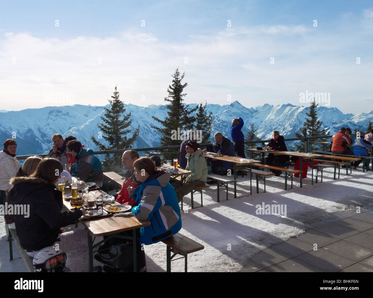 Bergrestaurant am oberen Rand der Rofanseilbahn Seilbahn, Maurach, Lake Achensee, Tirol, Österreich Stockfoto