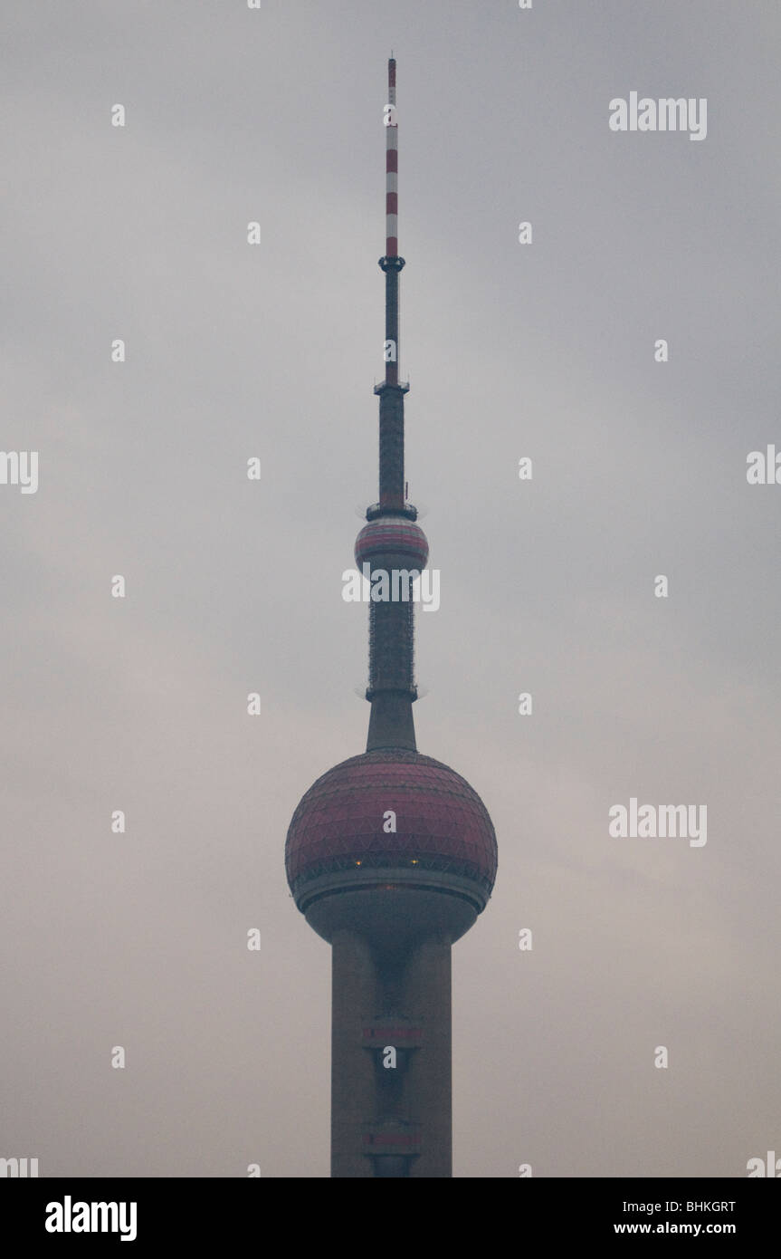 Oriental Pearl TV Tower in der Pudong-Area von Shanghai, China, Asien Stockfoto
