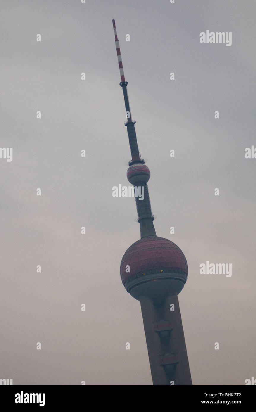 Oriental Pearl TV Tower in der Pudong-Area von Shanghai, China, Asien Stockfoto