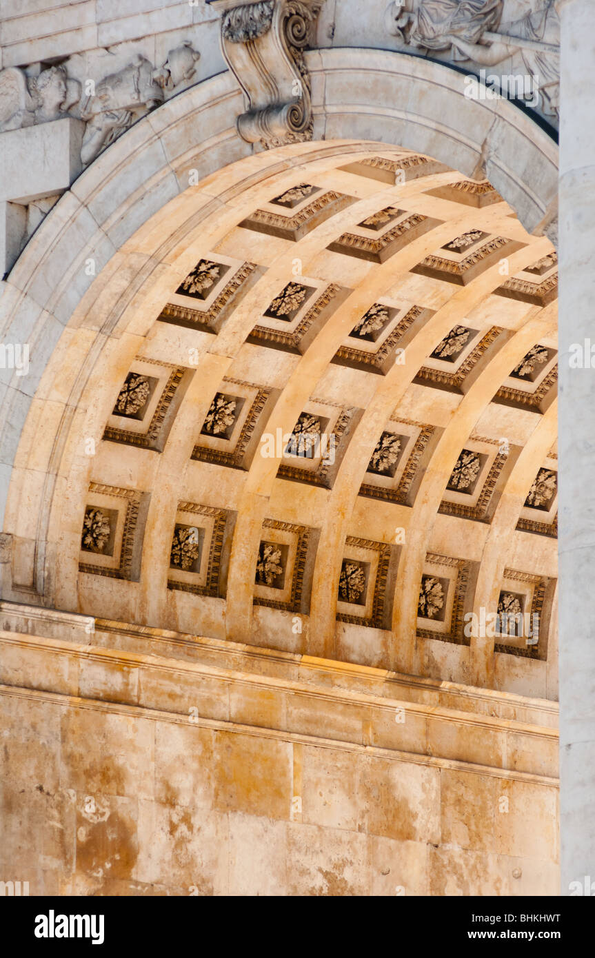 Siegestor (Siegestor) Bogen Nahaufnahme Detail in München. Stockfoto