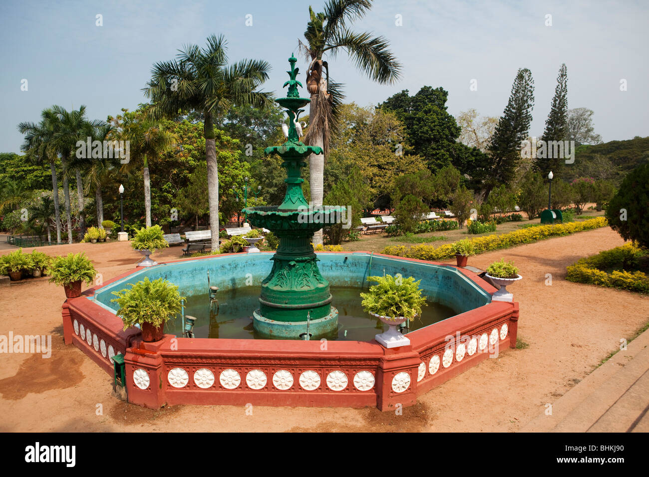 Indien, Kerala, Thiruvananthapuram (Trivandrum), öffentlichen Park, viktorianischen Brunnen in der Nähe von Napier Museum Stockfoto