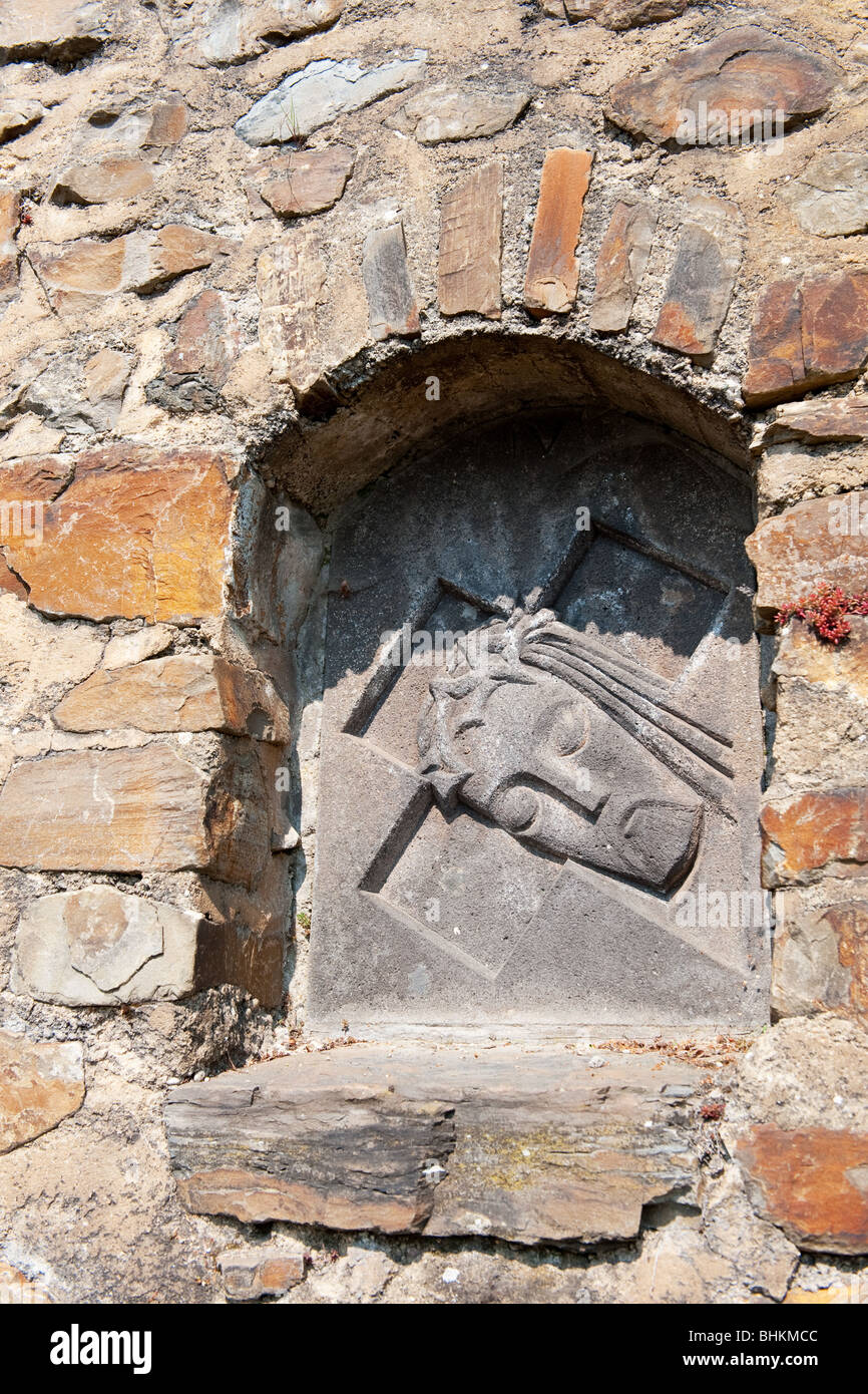 Kreuzgang mit Kreuzigung in Deutschland in der Nähe der Mosel Stockfoto