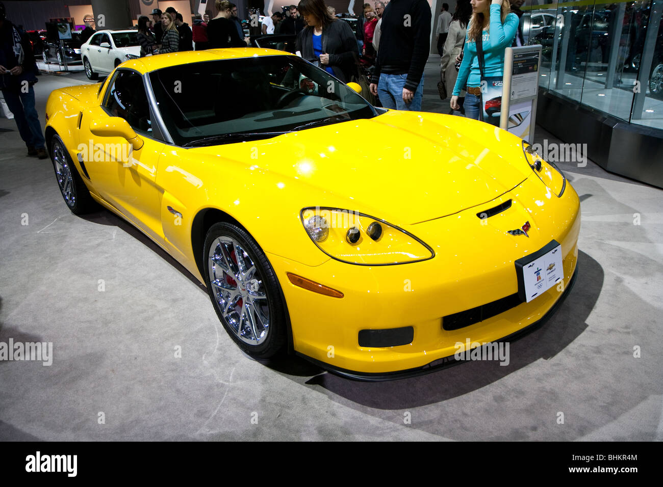 Gelben Chevrolet Corvette Sportwagen in 2010 Canadian International AutoShow (CIAS) in Toronto, Ontario, Kanada. Stockfoto