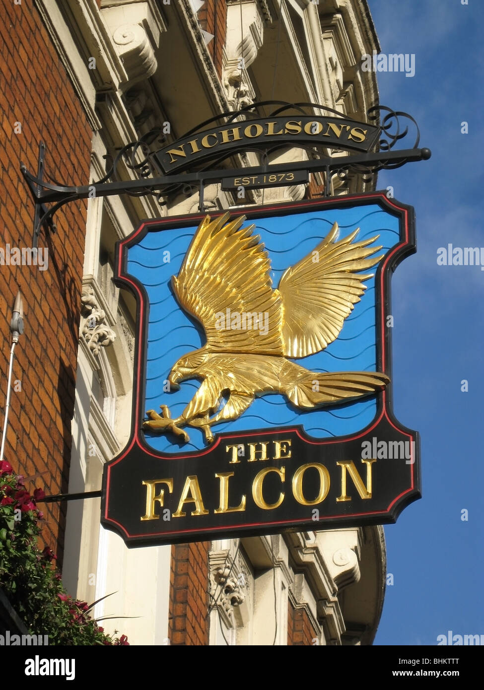 Inn-Zeichen für die Falcon, Clapham Junction, London. Stockfoto