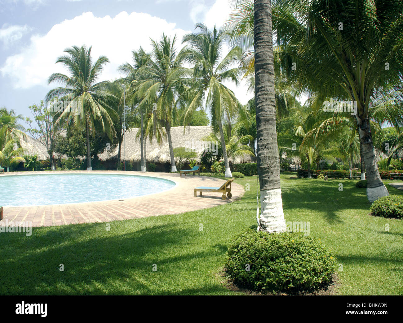 El Salvador. Pool von Club Atami. Küste der Abteilung La Libertad. Stockfoto