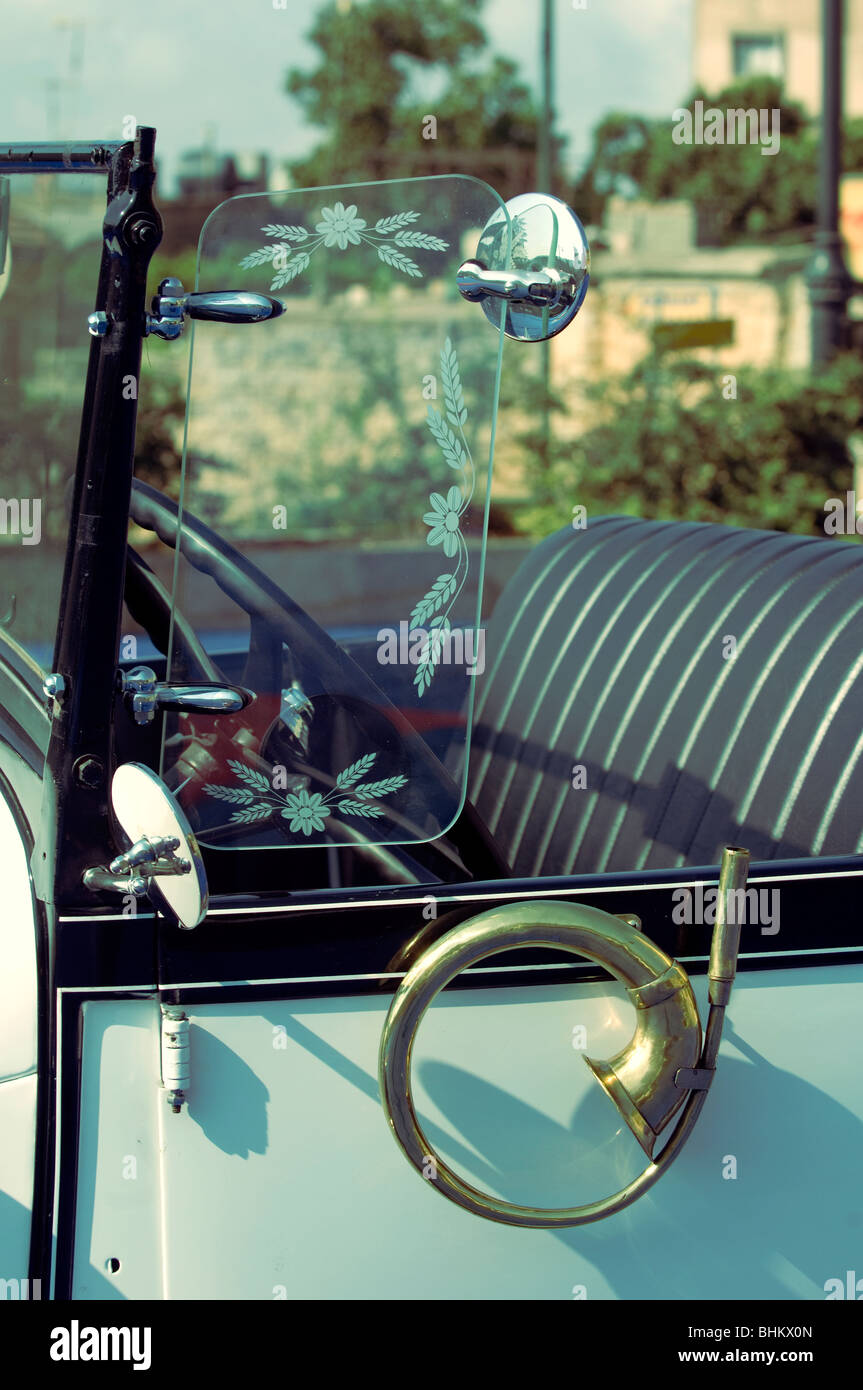 Horn von einem alten klassischen Auto Libanon Nahost Stockfoto