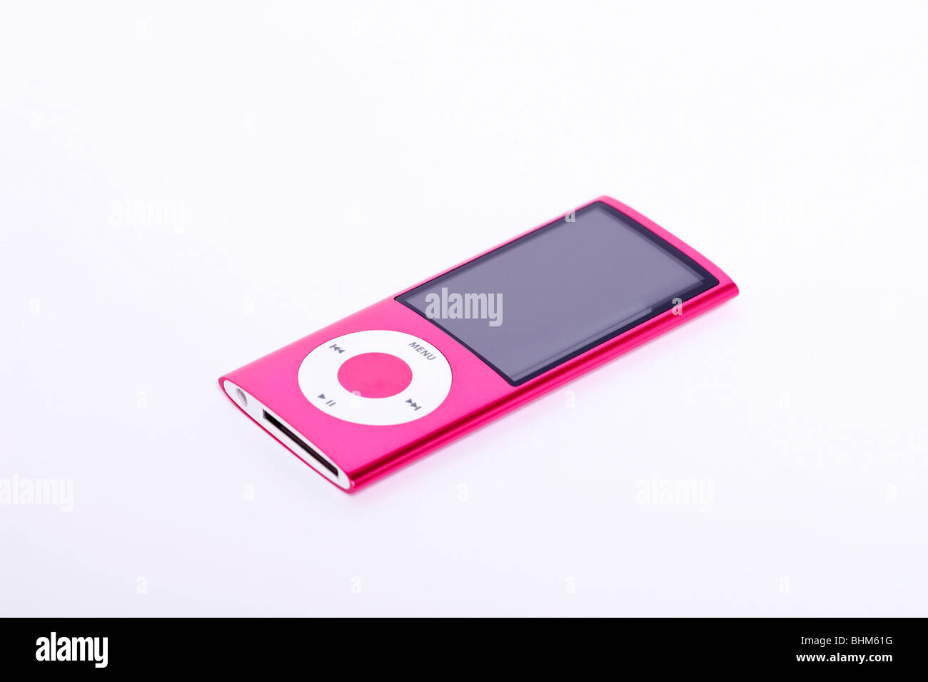 Ein Ipod Nano 5th Generation digitalen Musik-Player mit Video-Kamera auf einem weißen Hintergrund Stockfoto