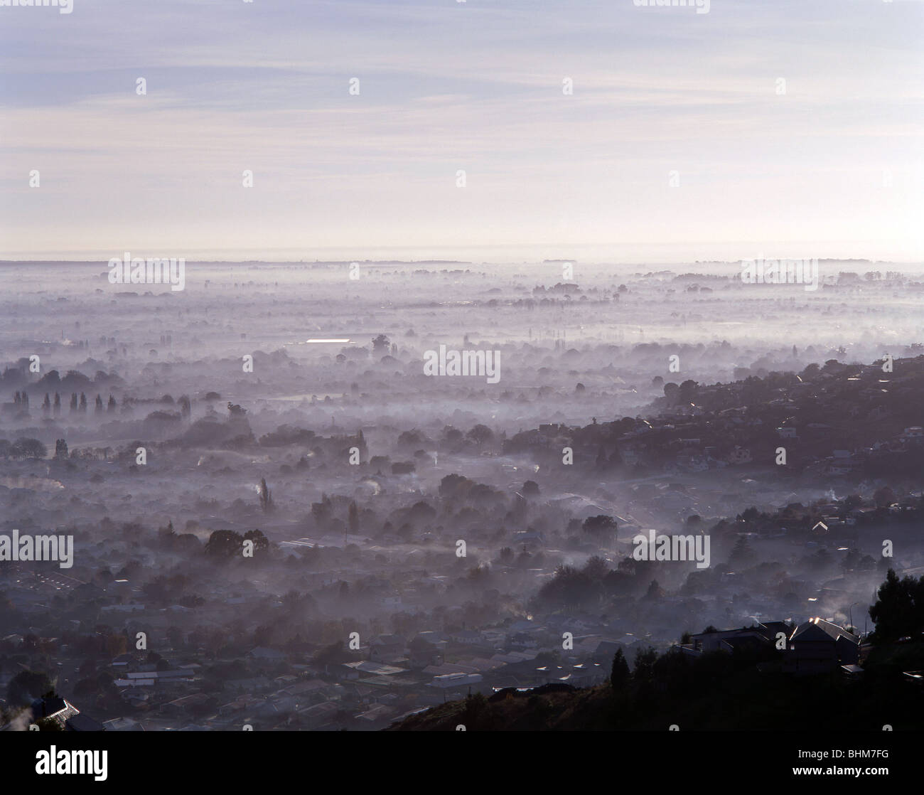 Smog über der Stadt, Christchurch, Canterbury, Neuseeland Stockfoto