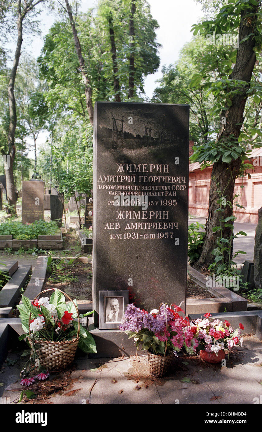 Grabstein von Dimitri Schimerin auf dem Nowodewitschi-Friedhof, Moskau, Russland Stockfoto