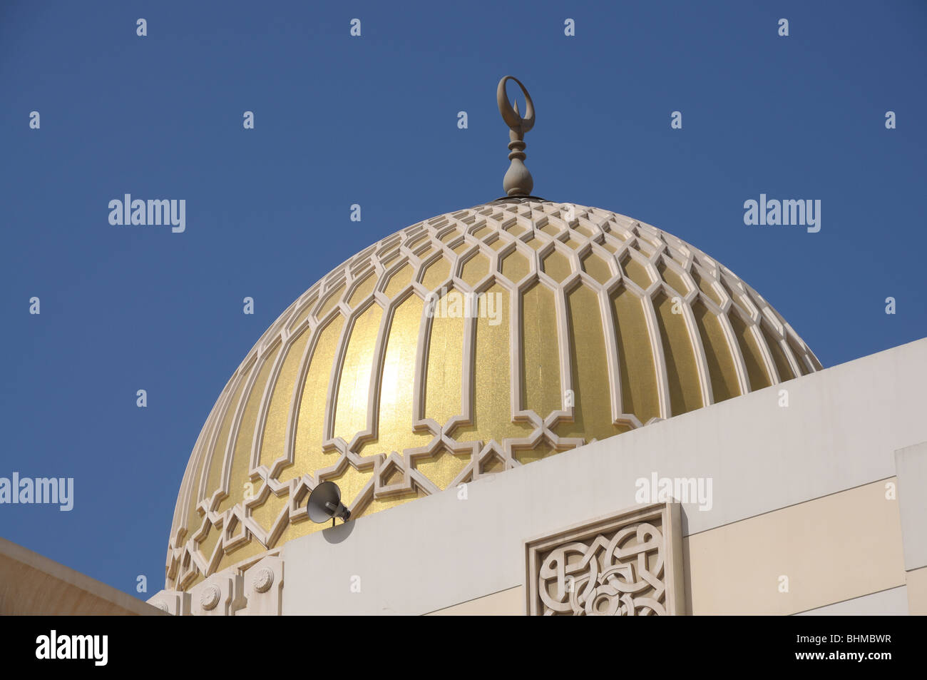 Goldene Moschee Kuppel in Sharjah, Vereinigte Arabische Emirate Stockfoto