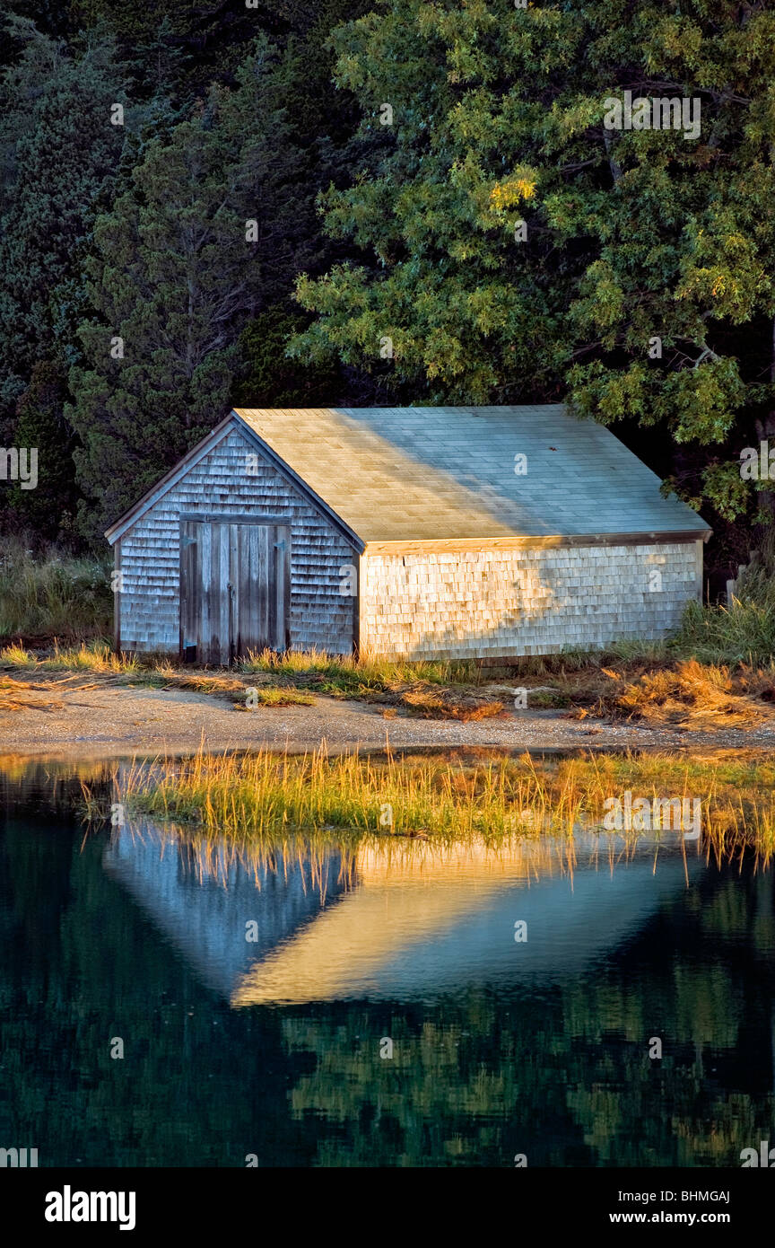 Boathouse auf Salt Pond, Nauset Marsh, Eastham, Cape Cod, Massachusetts, USA Stockfoto