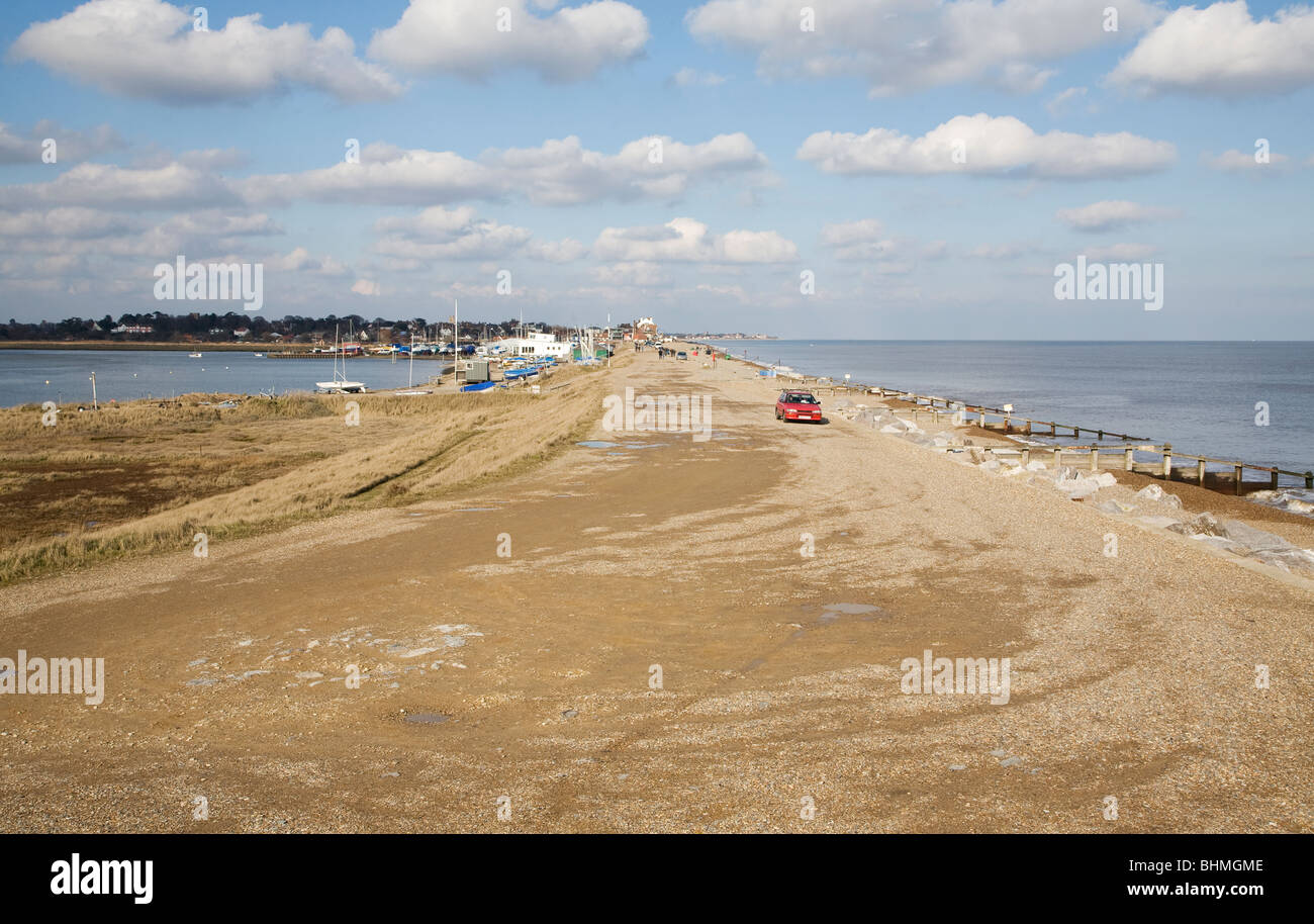 Schmalen Hals von Orford Ness Spucke zwischen der Nordsee und Fluss Alde Erz Slaughden und Aldeburgh, Suffolk, England. Stockfoto