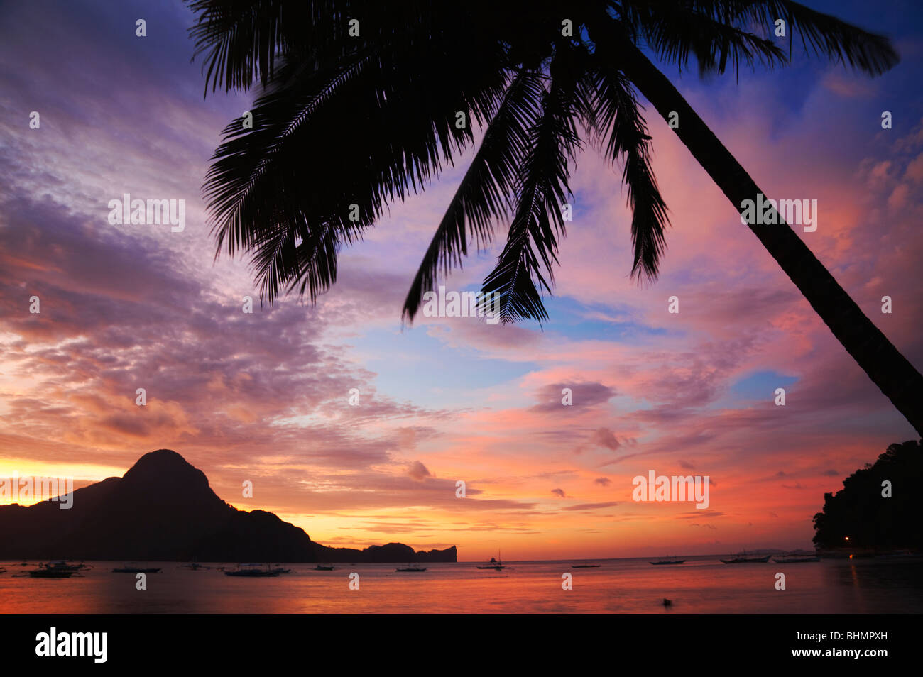Sonnenuntergang über Cadlao Insel von El Nido; Bacuit Archipels; Palawan; Philippinen. Stockfoto