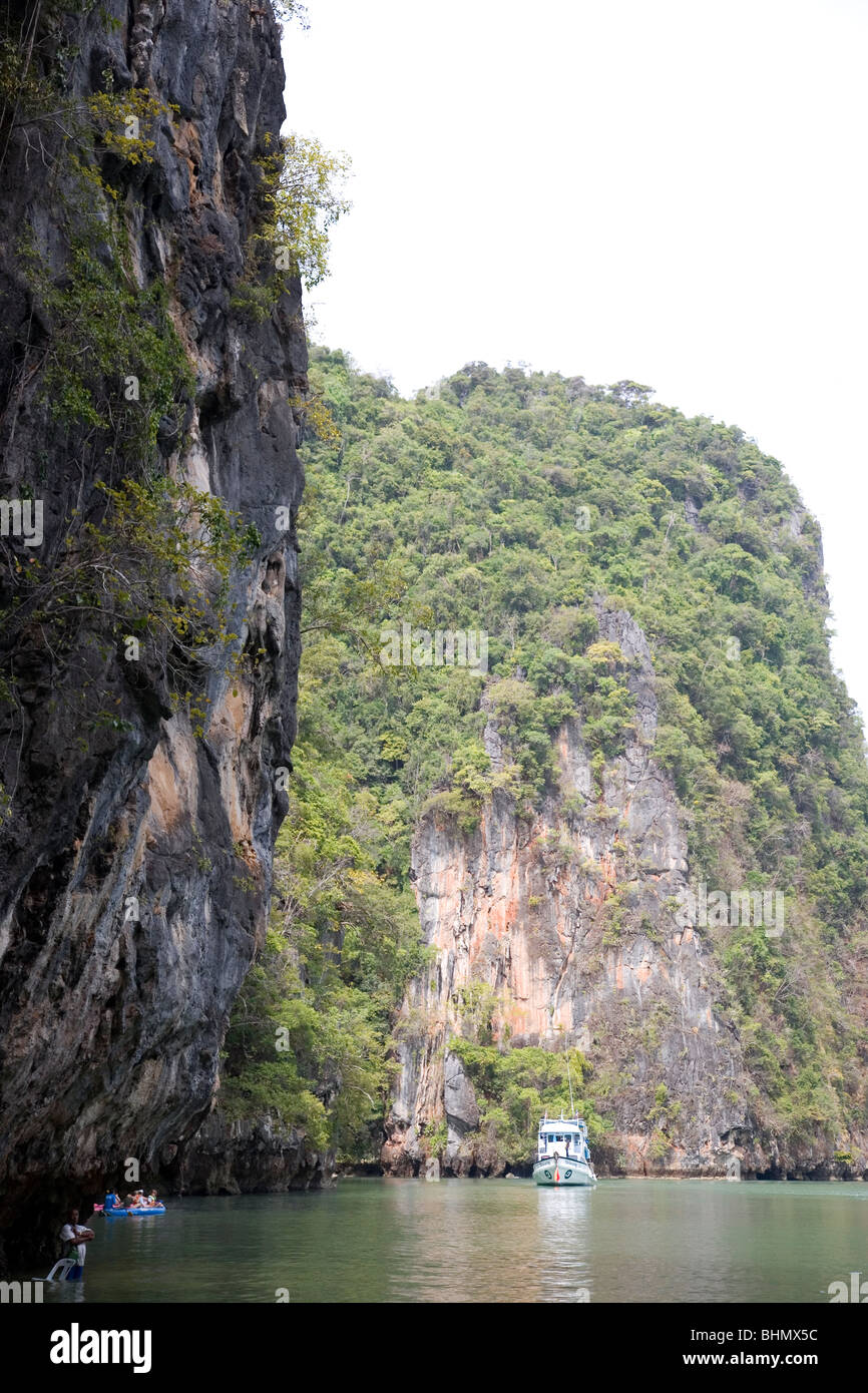 Bootfahren und Jogger um Hong Island - Thailand Stockfoto