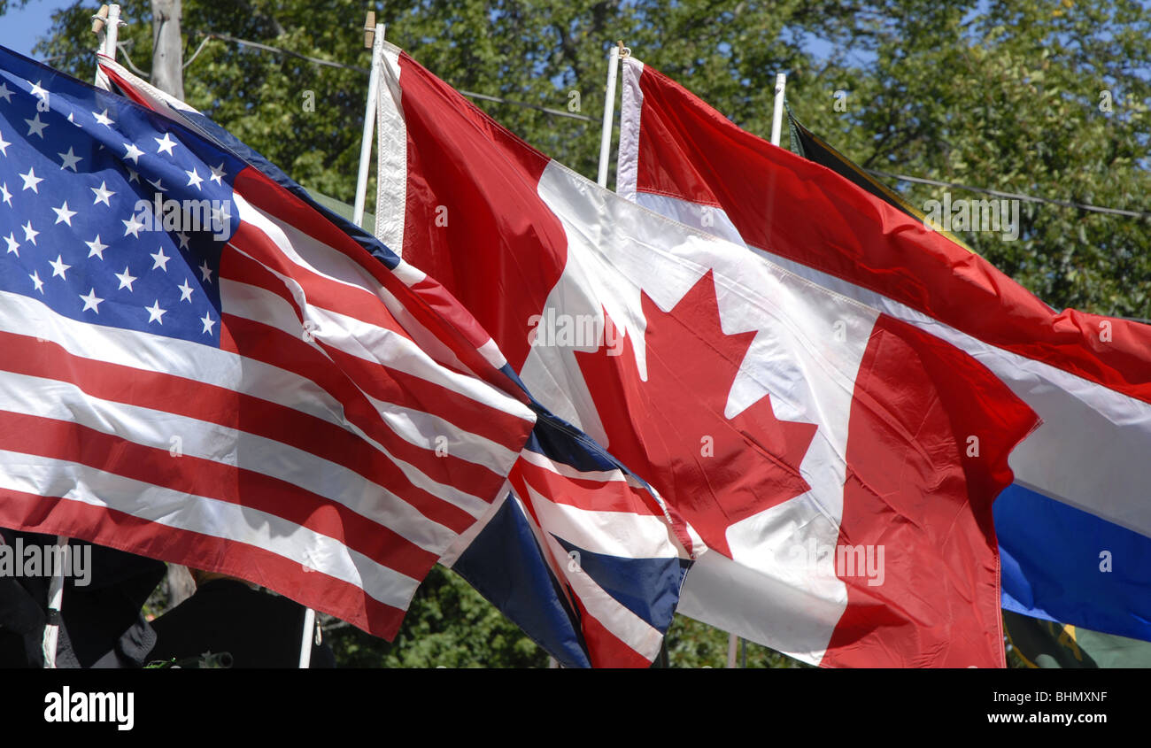 Amerikanischen, kanadischen und französischen Fahnen Stockfoto