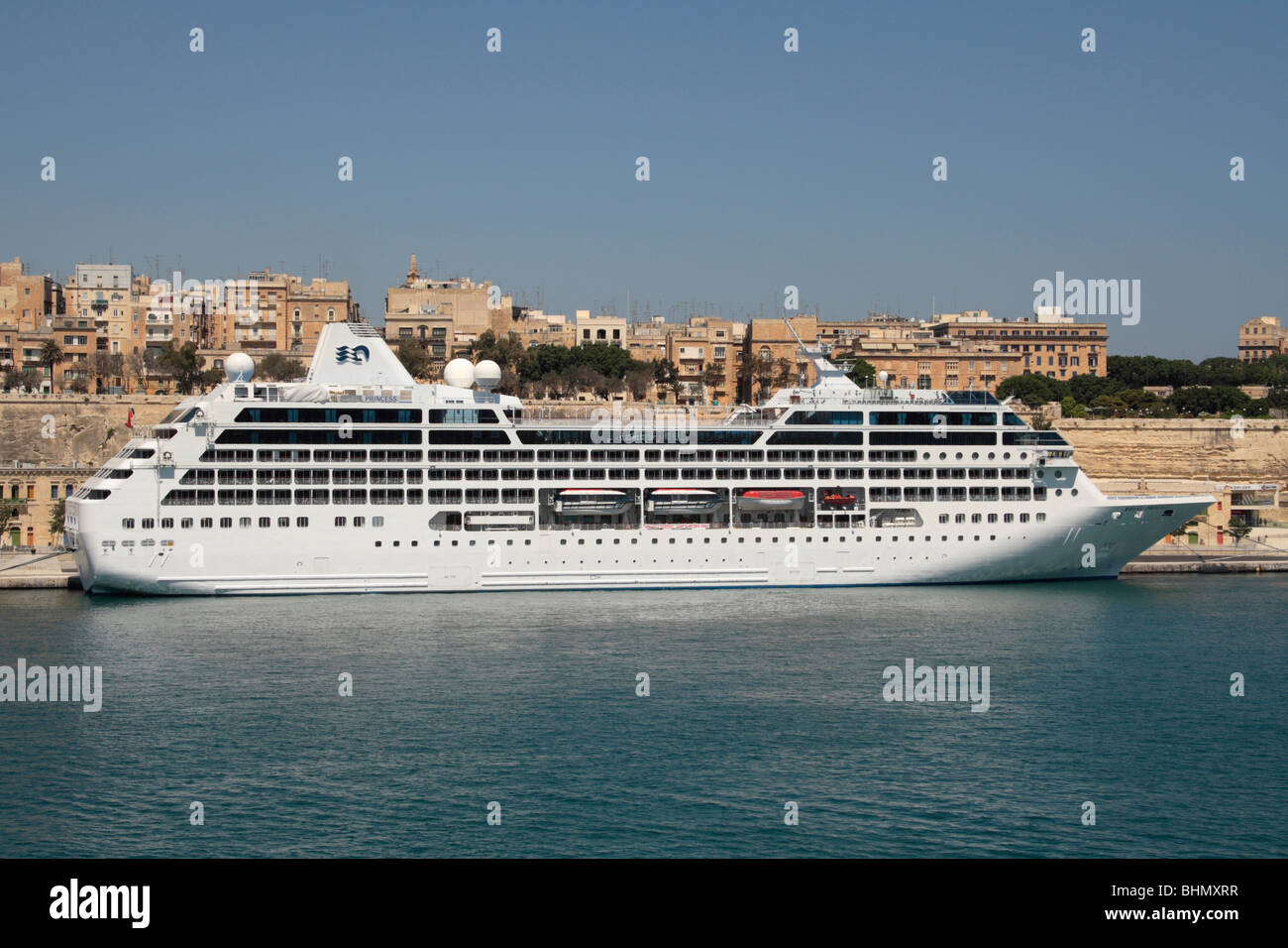 Tourismus im Mittelmeer. das Kreuzfahrtschiff Royal Princess in Malta Stockfoto