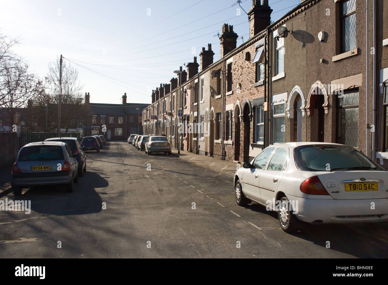 Eine Reihe von viktorianischen Reihenhäusern in Burslem, Stoke-on-Trent Stockfoto