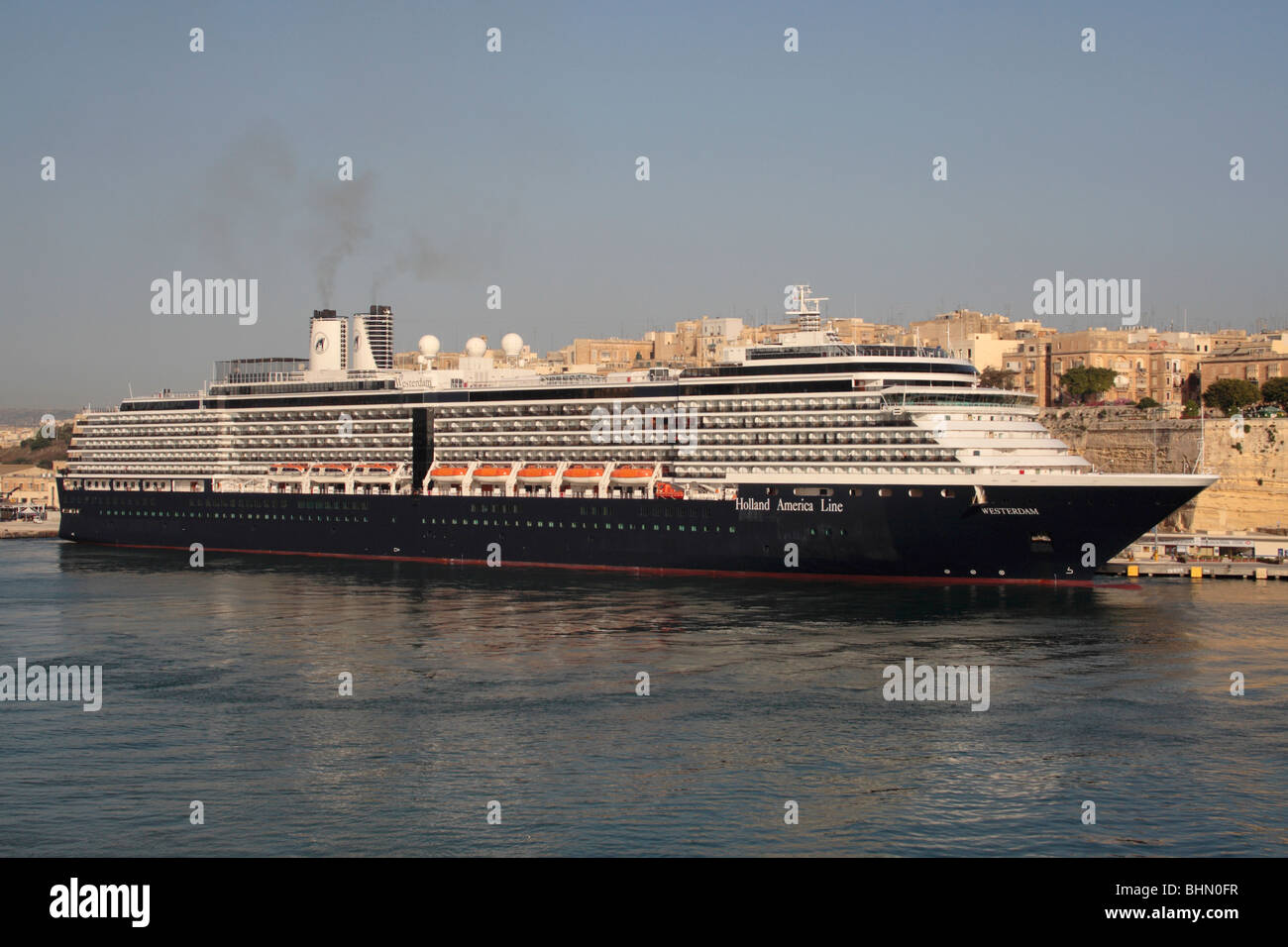 Der Holland America Line Cruise Liner Westerdam Liegeplätze in Malta Stockfoto