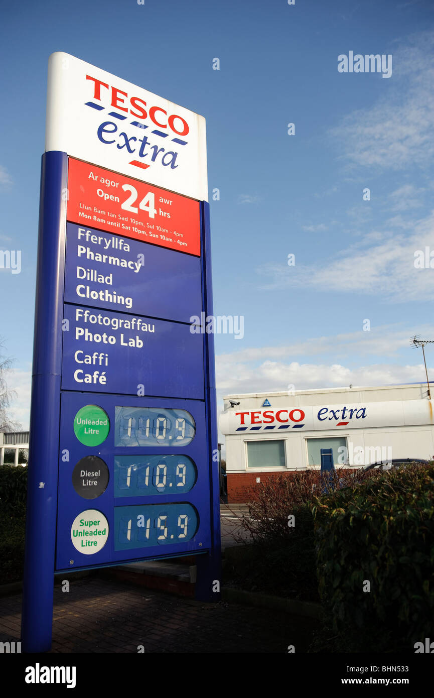 24-Stunden TESCO EXTRA speichern, Newport, South Wales Gwent Stockfoto