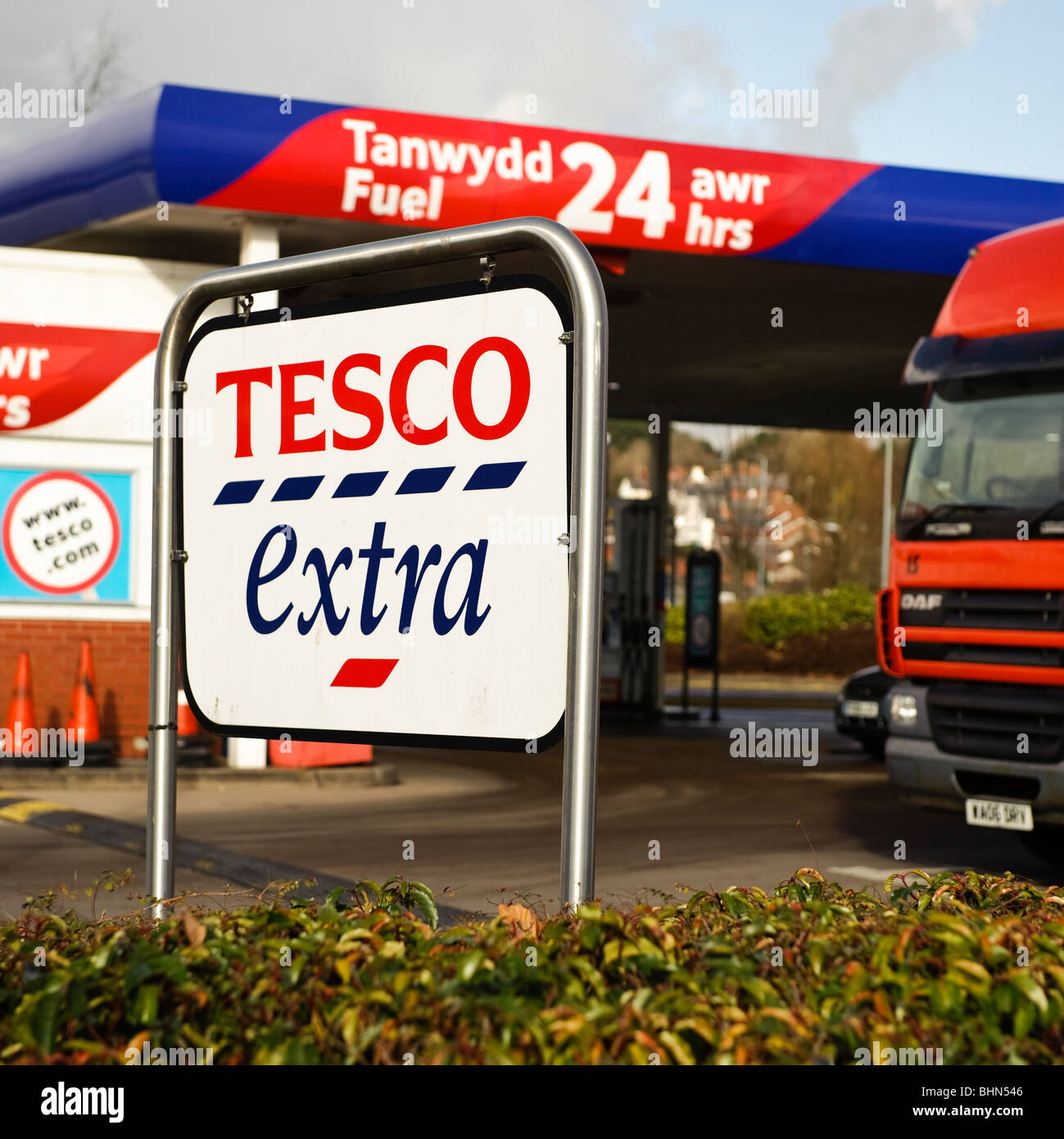 24-Stunden TESCO EXTRA Tankstelle Shop, Newport, South Wales Gwent Stockfoto