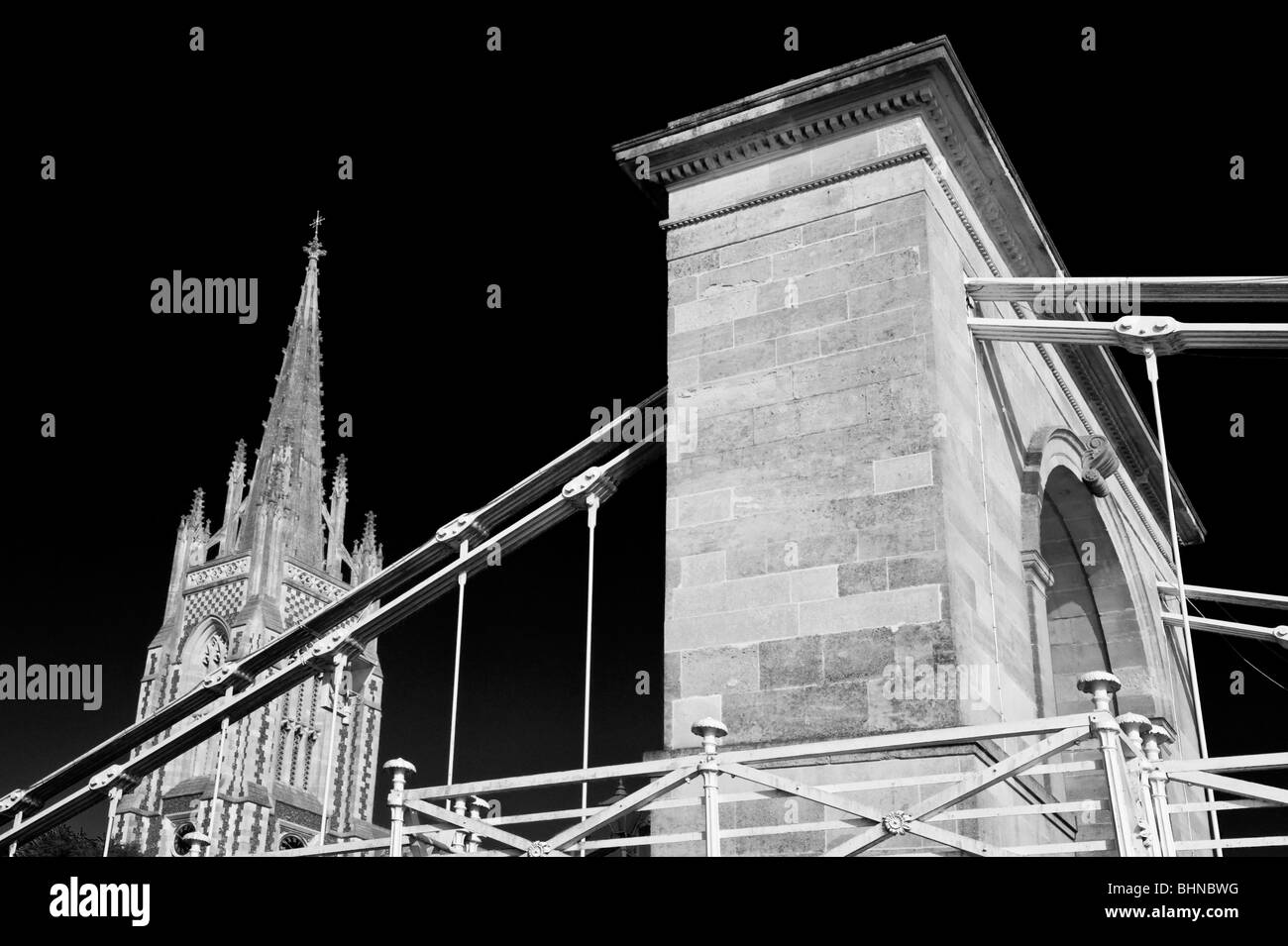 Marlow Straße Hängebrücke und All Saints Church spire Marlow Buckinghamshire UK Stockfoto