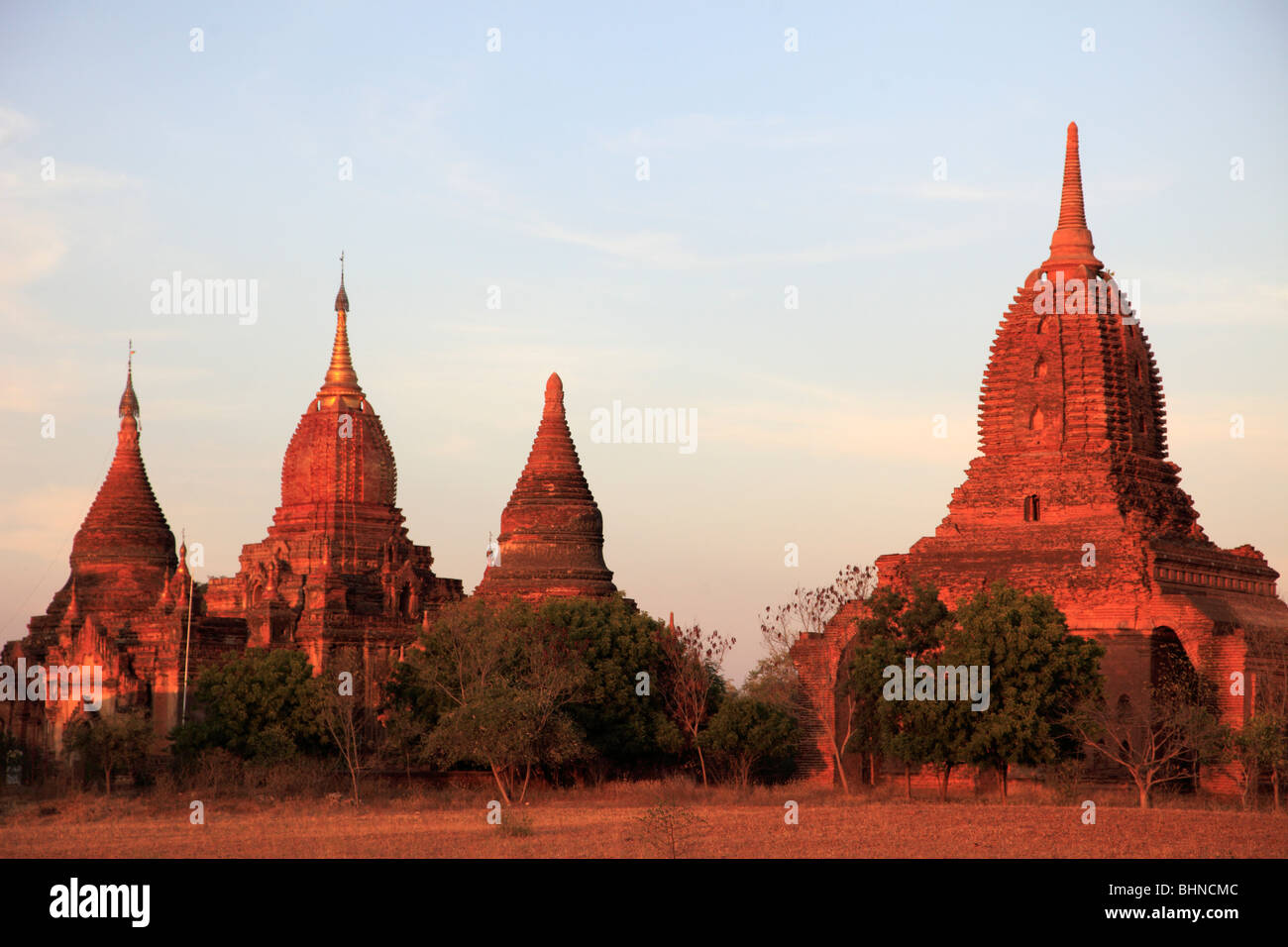 Myanmar, Burma, Bagan, kleine Tempel auf der Ebene Stockfoto