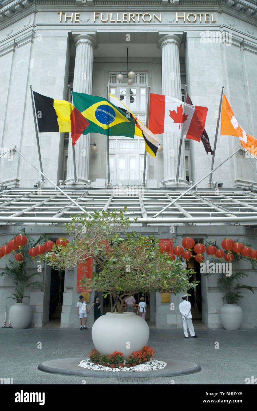 Außen am Haupteingang des Fullerton Hotel, 1 Fullerton Square, Singapur Stockfoto