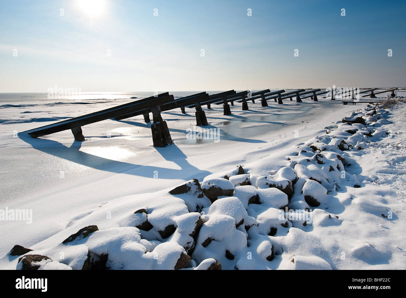 Eisbrecher im Winter (Marken kleinen Dorf in der Nähe von Amsterdam) Stockfoto