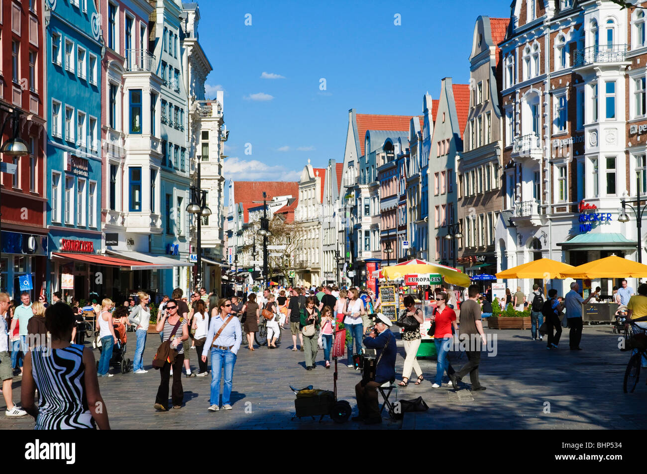 Einkaufsstraße Kroepeliner Strasse, Altstadt, Rostock, Mecklenburg ...