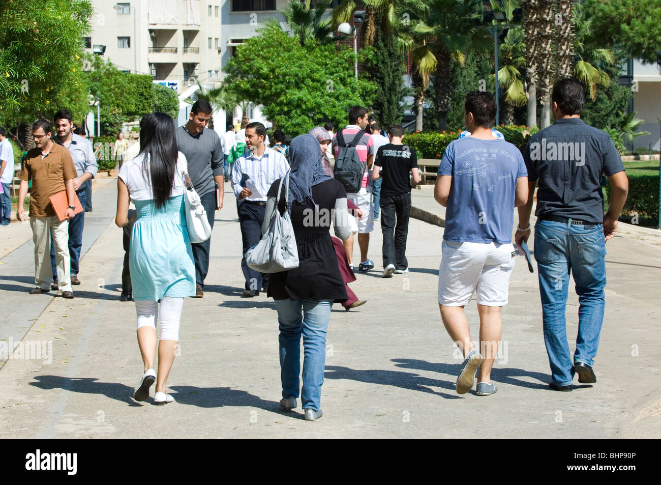 Studenten auf dem Campus von Beirut arabische Universität Libanon Nahost zu Fuß Stockfoto