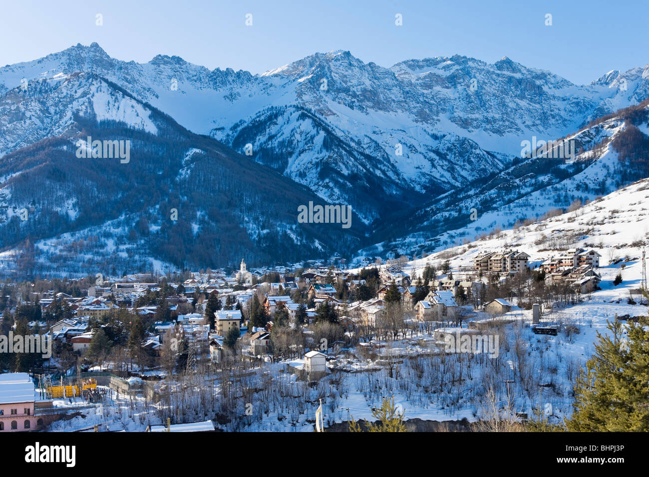 Blick über die Stadt von Bardonecchia, Piemont, Italien Stockfoto
