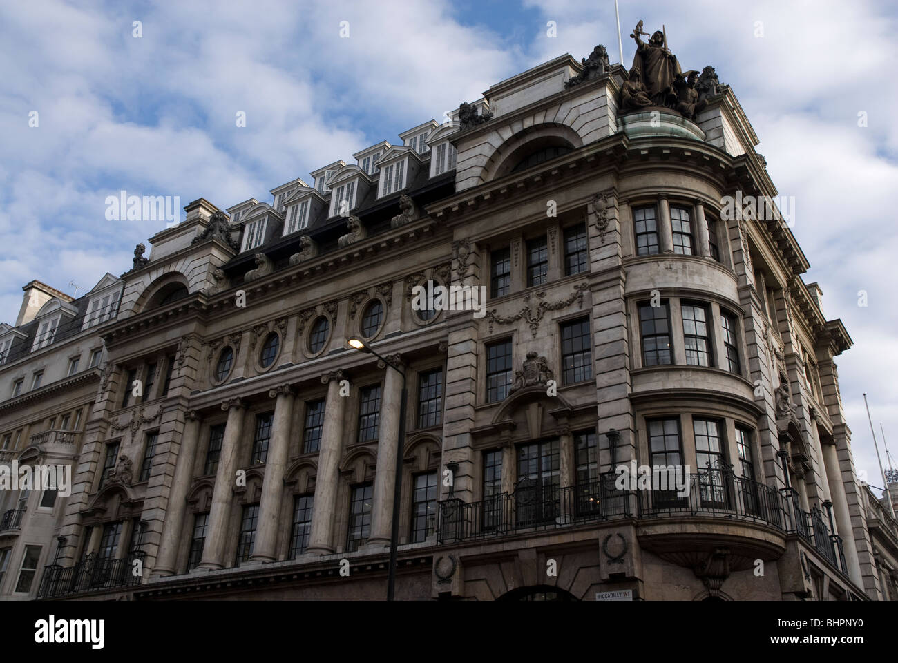 Reich verzierte Gebäude in Piccadilly, London UK Stockfoto