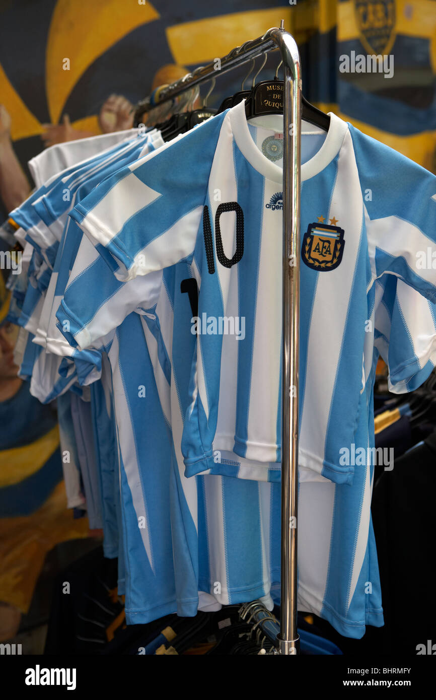 Reihe von Replik Nummer 10 Argentinien Fußball-Shirts in einem Geschäft in la Boca Capital federal Buenos aires Stockfoto