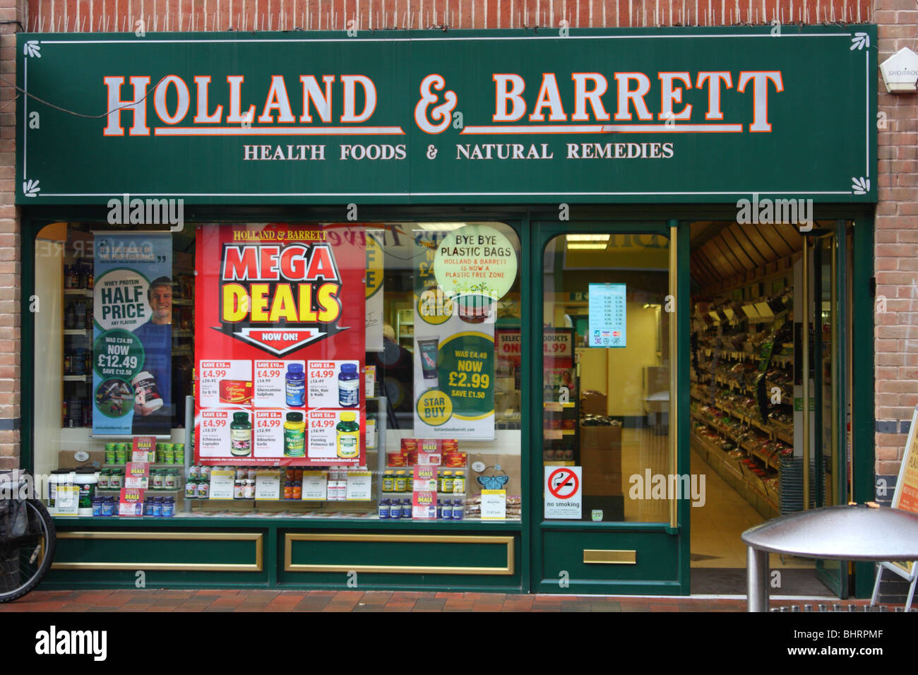 Ein Holland & Barrett-Shop in einer Stadt, U.K. Stockfoto