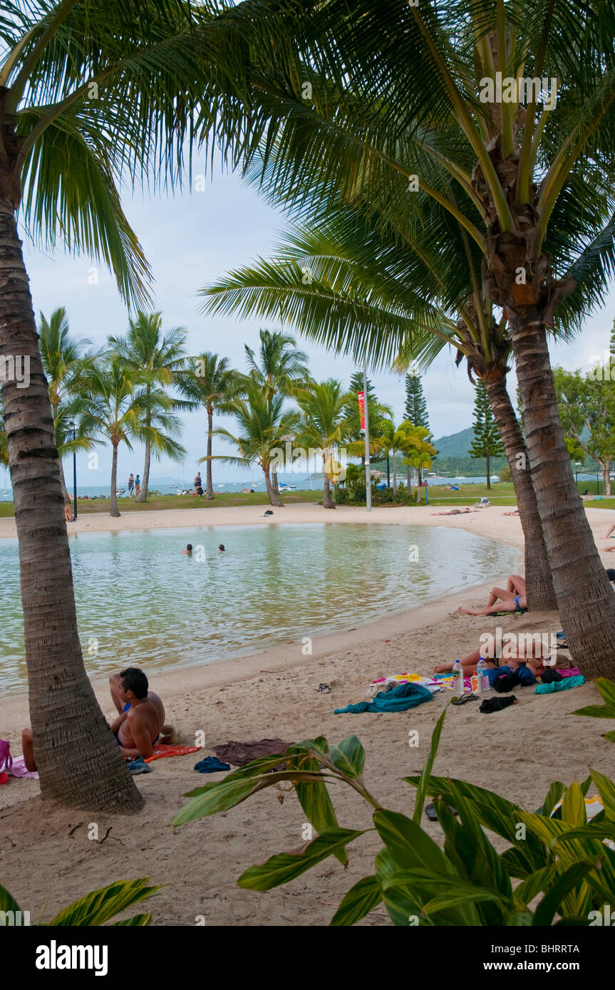 Airlie Beach-Lagune. Während der Sommersaison Stinger von November bis Mai ist dieser Pool ein beliebter Badeplatz Stockfoto