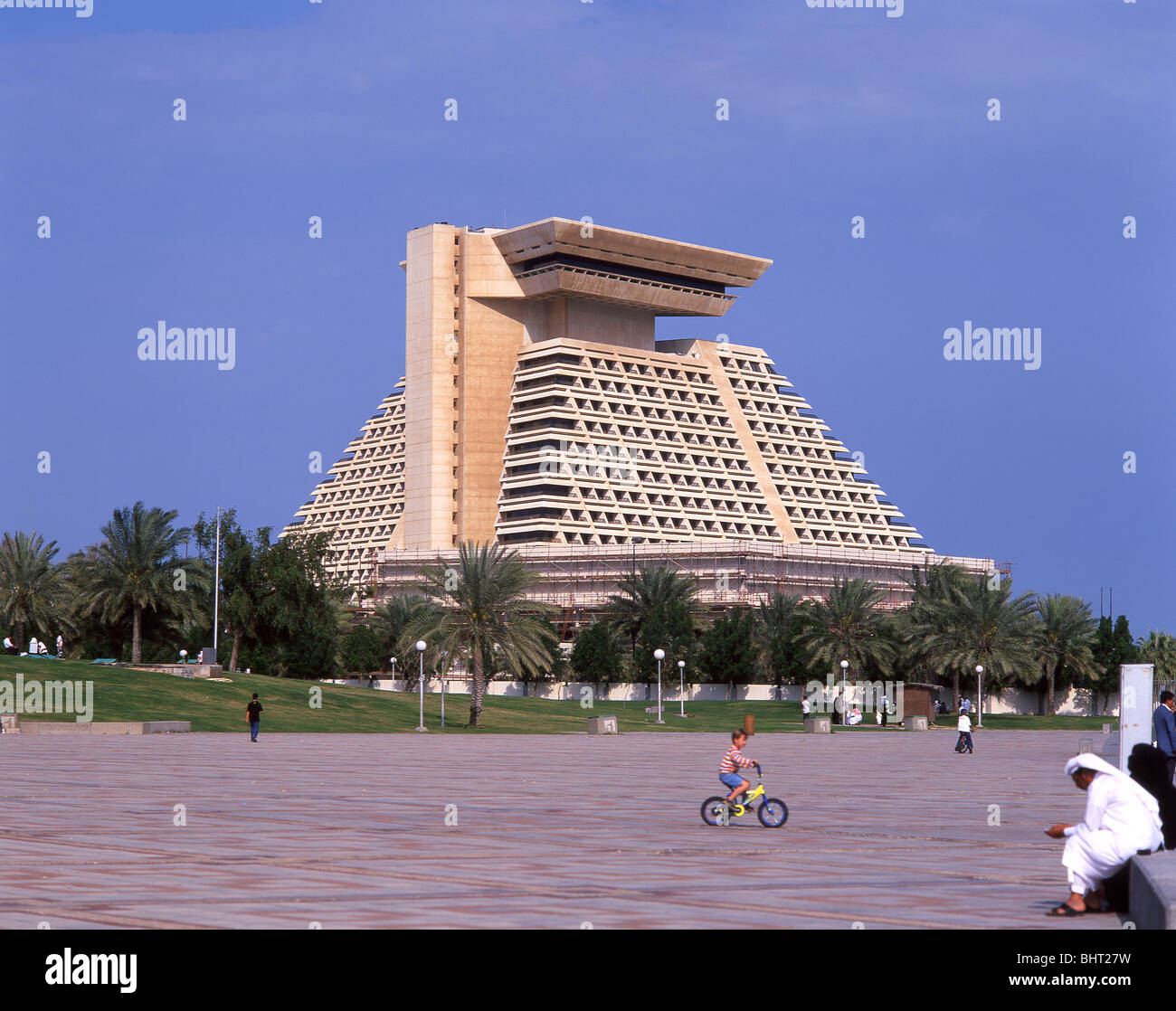 Blick auf die Corniche mit Sheraton Hotel, Doha, Katar Ad-Dawhah-Gemeinde Stockfoto
