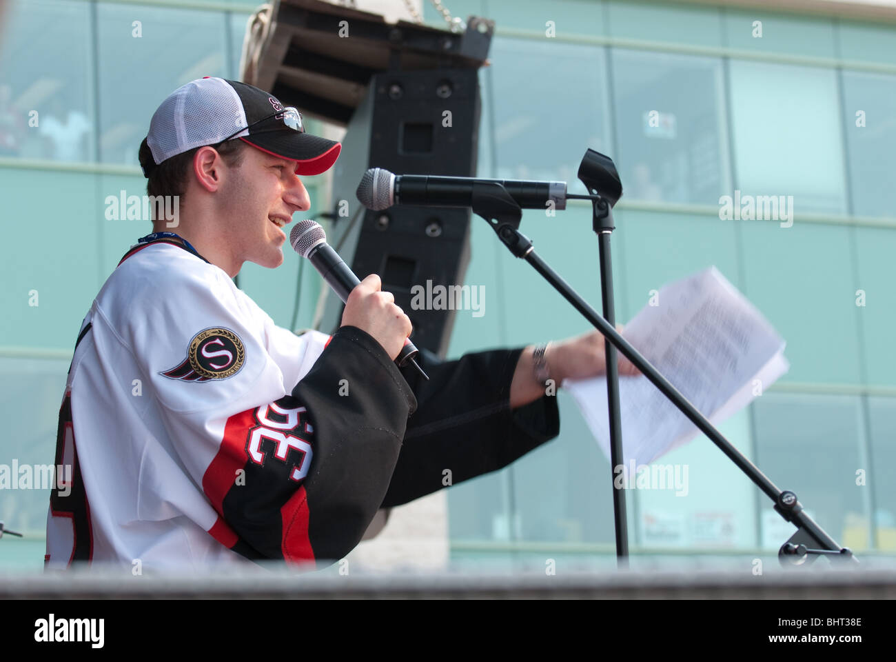 Ottawa Radiobeschaffenheit spricht Stuntman Stu bei einer Pep-Kundgebung am 24. Mai 2007 für das Stanley-Cup-Finale-Team den Ottawa Senators. Stockfoto