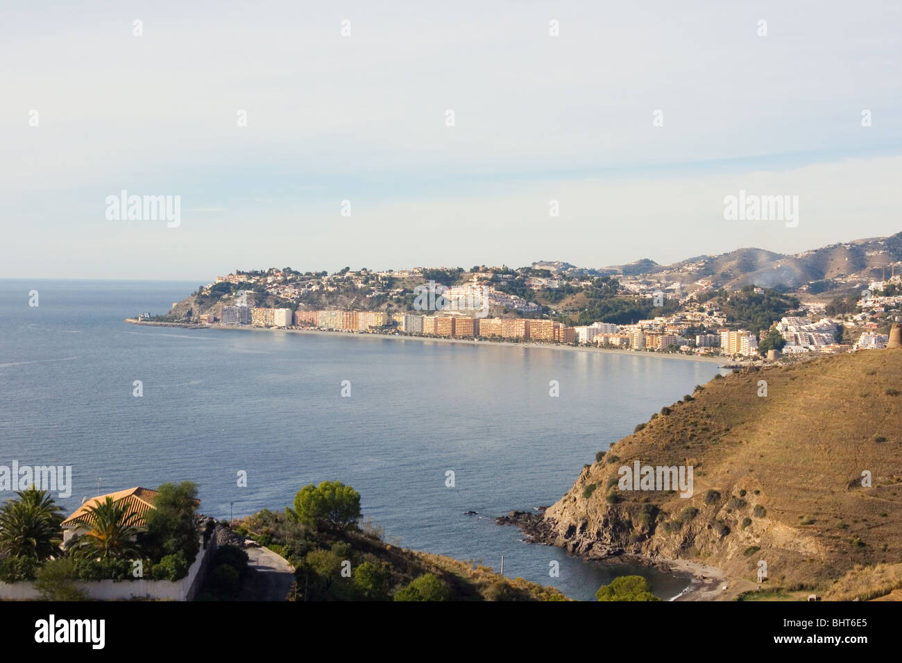 Almunecar Costa Tropical, Spanien. Blick auf die Küste zwischen Almuñécar und Salobreña. Stockfoto