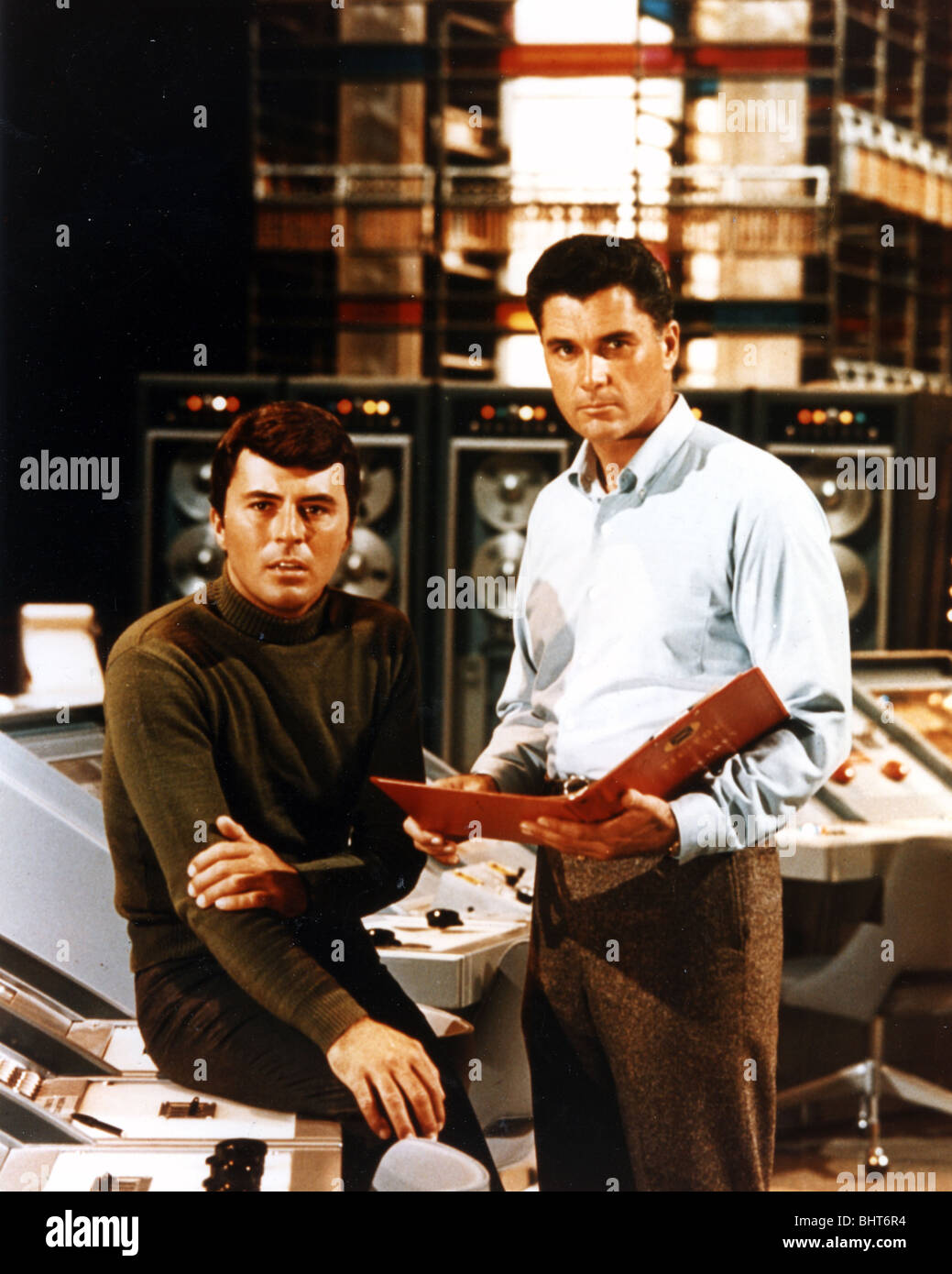 DIE Zeit-TUNNEL - 1966/7 ABC/TCF Science Fiction TV-Serie mit James Darren auf der linken Seite und Robert Colbert Stockfoto
