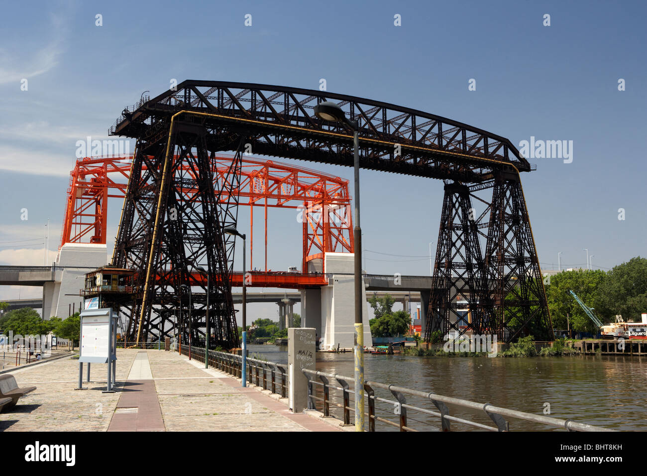 bald, renovierte alte Puente Transbordador Brücke über der Riachuelo Fluss la Boca Capital federal Buenos aires Stockfoto