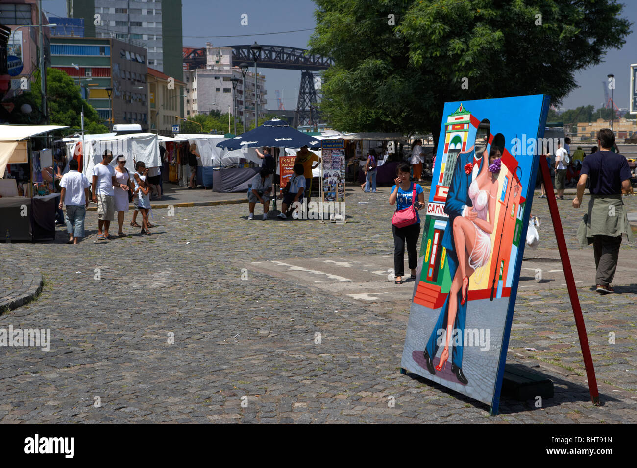 Kunstwerke, die Darstellung des Tangos im Caminito Straße la Boca Hauptstadt Buenos Aires Bundesrepublik Argentinien Südamerika aufstehen Stockfoto