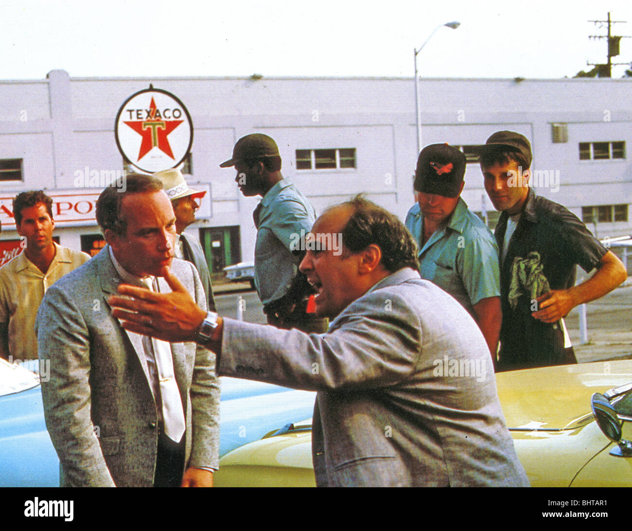 TIN MEN - 1986 Touchstone Film mit Richard Dreyfus auf der linken Seite und Danny DeVito Stockfoto